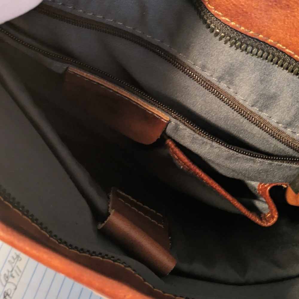 Messangerbag/ backpack brown dual tone leather - Picture 8 of 8